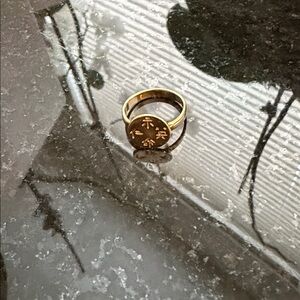 Me&Ro 10k Four Characters Ring size 6